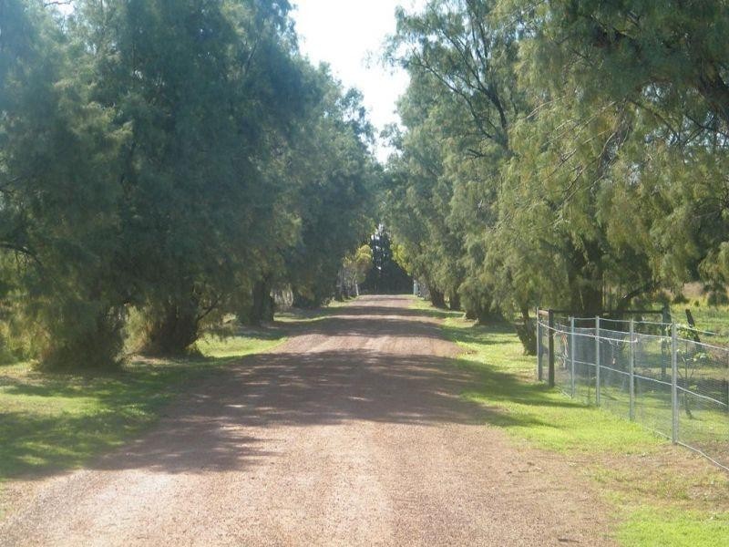 175  Len Middleton Road, Canaga QLD 4413