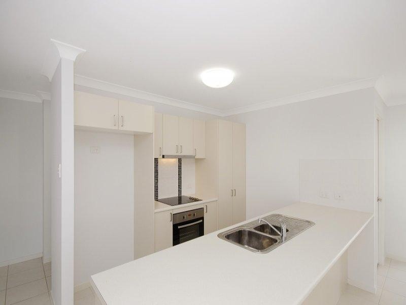 77 Shoalmarra Drive, Mount Low QLD 4818