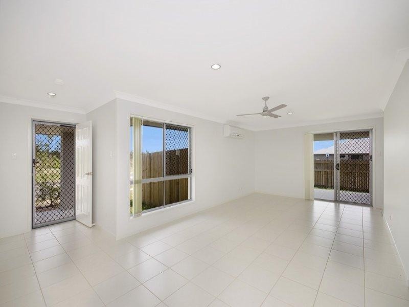 77 Shoalmarra Drive, Mount Low QLD 4818