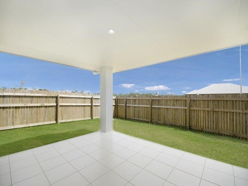 77 Shoalmarra Drive, Mount Low QLD 4818