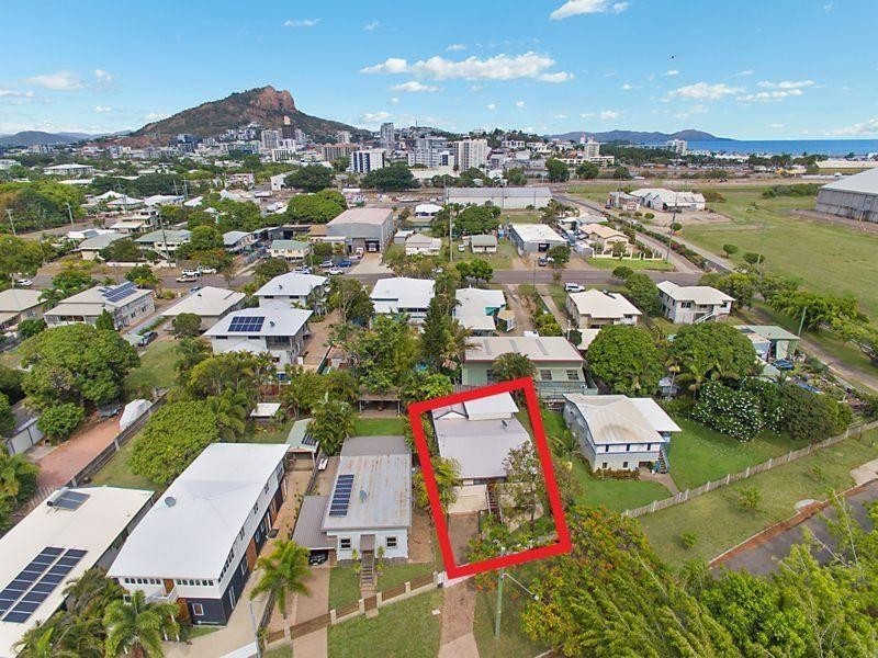 54 Bell Street, South Townsville QLD 4810