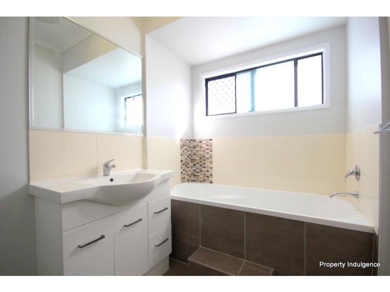 13 Batiki Circuit, Burdell QLD 4818