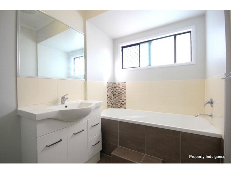 13 Batiki Circuit, Burdell QLD 4818
