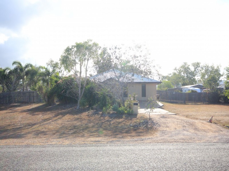19 Tennessee Way, Kelso QLD 4815