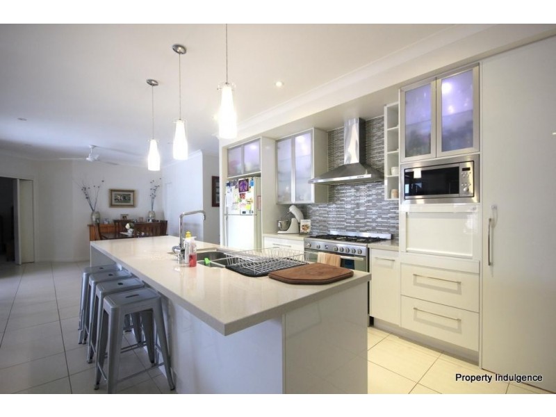 3 Jarvis Street, Burdell QLD 4818