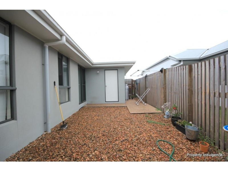 7 Cato Street, Burdell QLD 4818