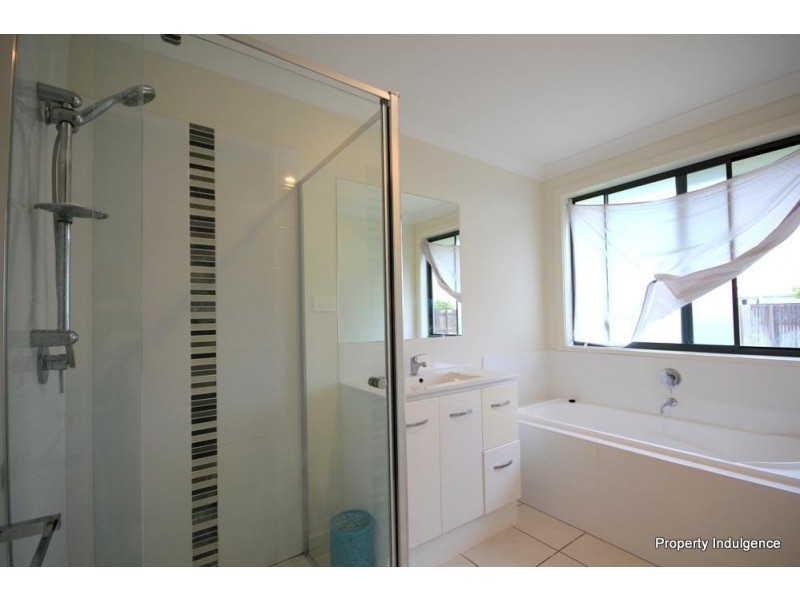 7 Cato Street, Burdell QLD 4818