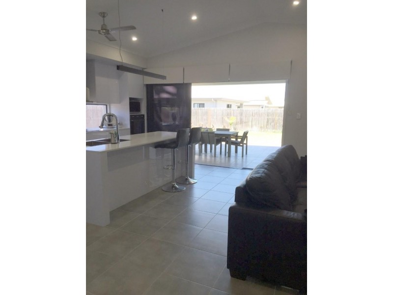 41 Sanctum Boulevard, Mount Low QLD 4818