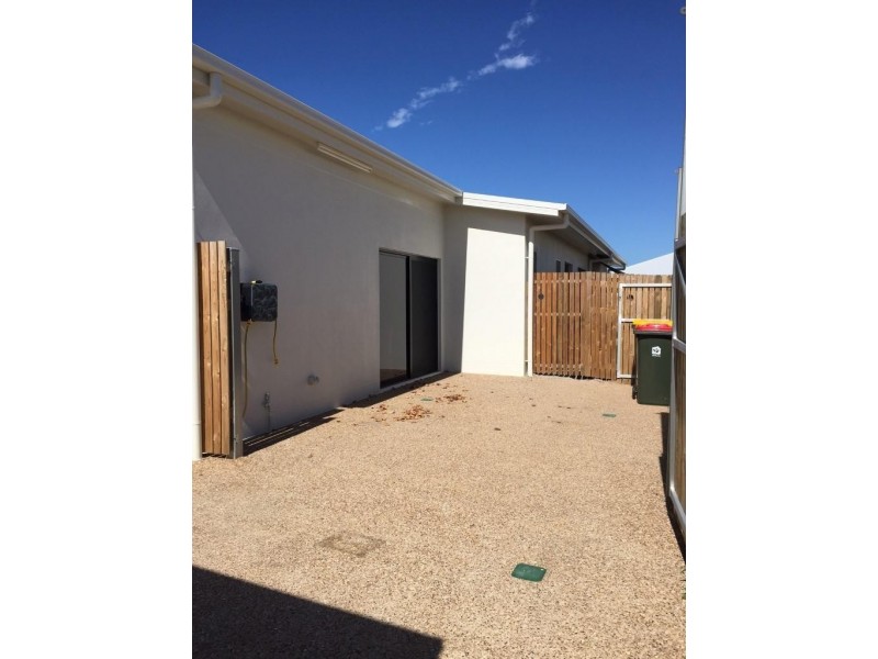 41 Sanctum Boulevard, Mount Low QLD 4818