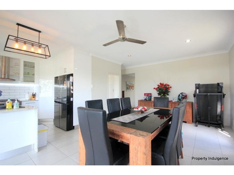27 Bilbao Place, Bushland Beach QLD 4818