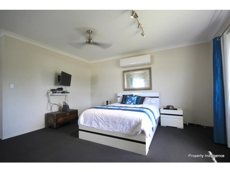 27 Bilbao Place, Bushland Beach QLD 4818