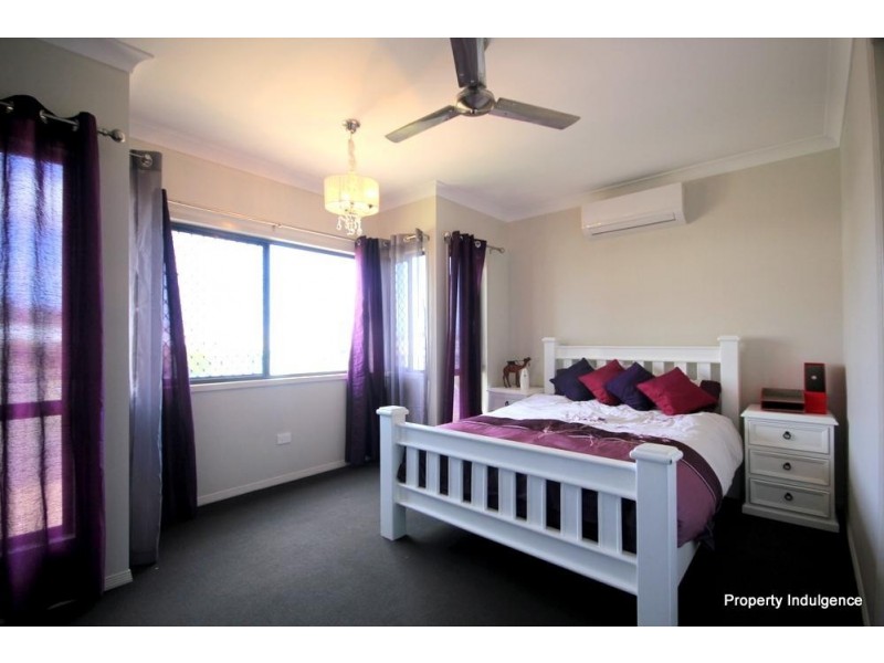 27 Bilbao Place, Bushland Beach QLD 4818