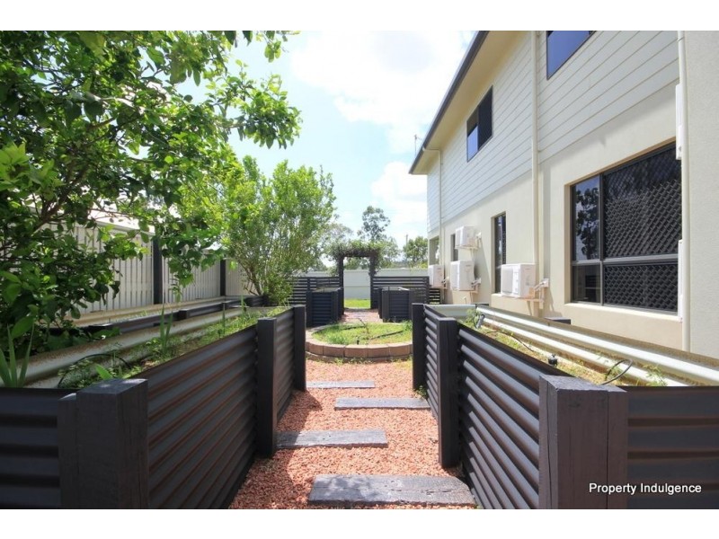 27 Bilbao Place, Bushland Beach QLD 4818