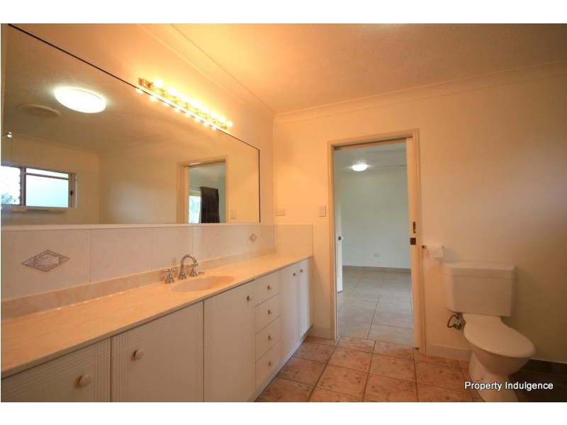 15 Holly Court, Mount Low QLD 4818