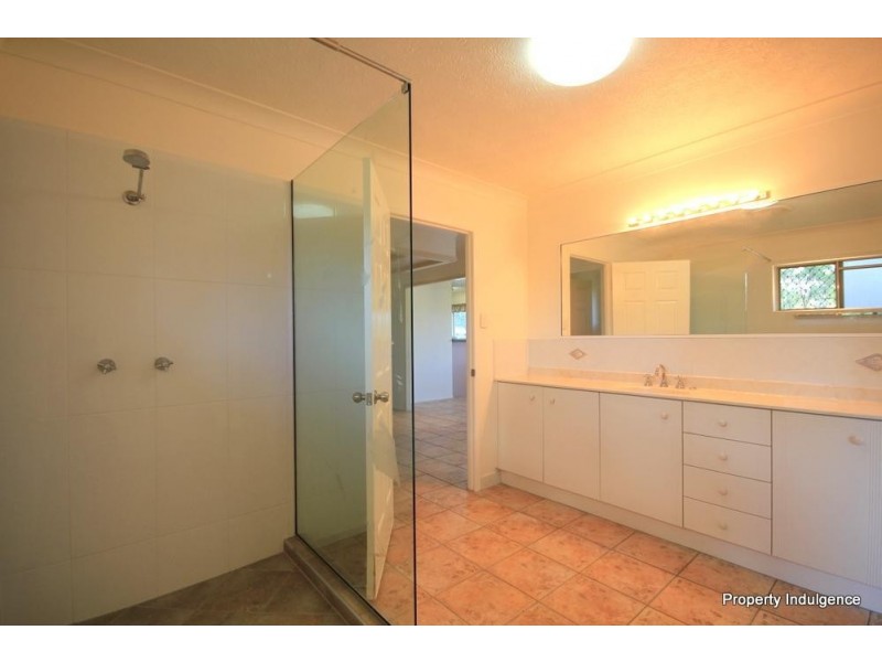 15 Holly Court, Mount Low QLD 4818