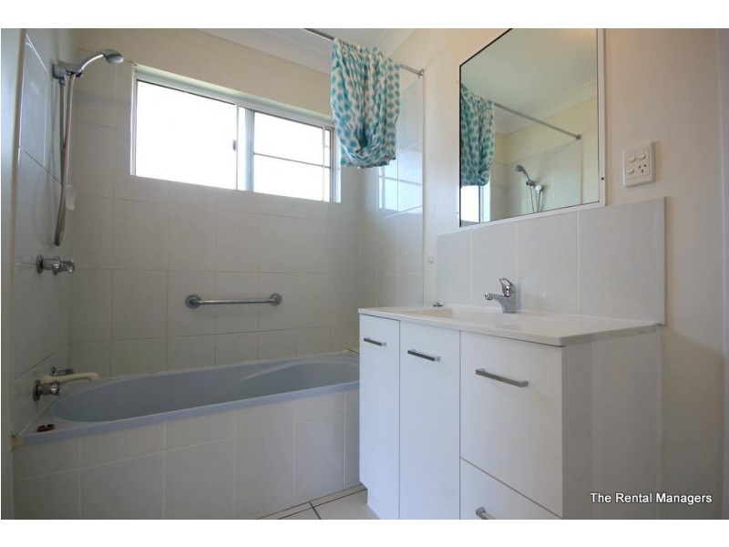 24  Mostyn Crescent, Bushland Beach QLD 4818