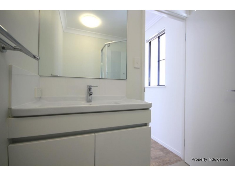 36b Riveredge Boulevard, Oonoonba QLD 4811