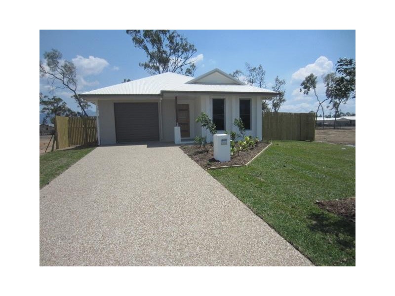 34 Bulla Place, Kelso QLD 4815