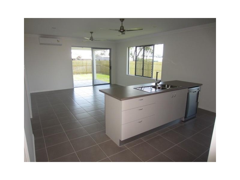 34 Bulla Place, Kelso QLD 4815