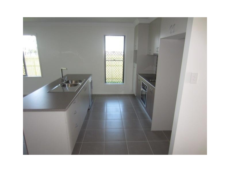 34 Bulla Place, Kelso QLD 4815