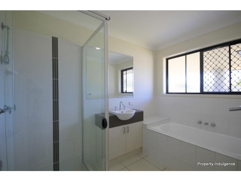 1 Wineglass Bay Avenue, Mount Low QLD 4818