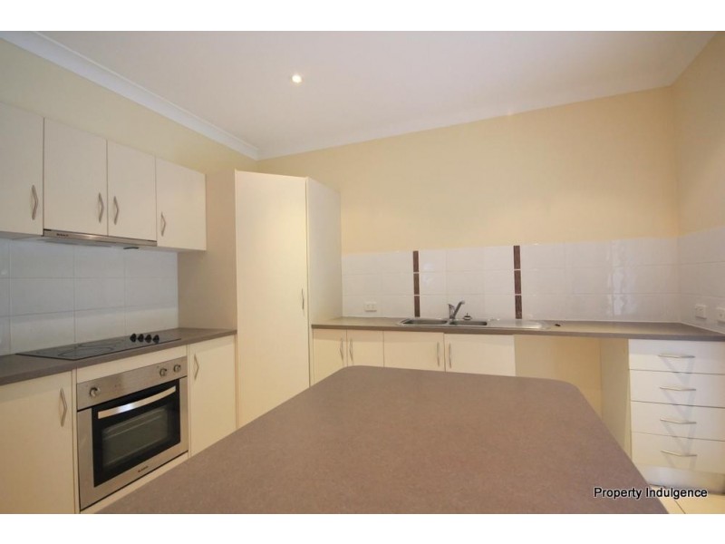 27 Hillock Crescent, Bushland Beach QLD 4818