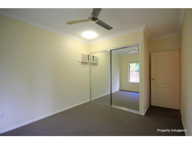 27 Hillock Crescent, Bushland Beach QLD 4818