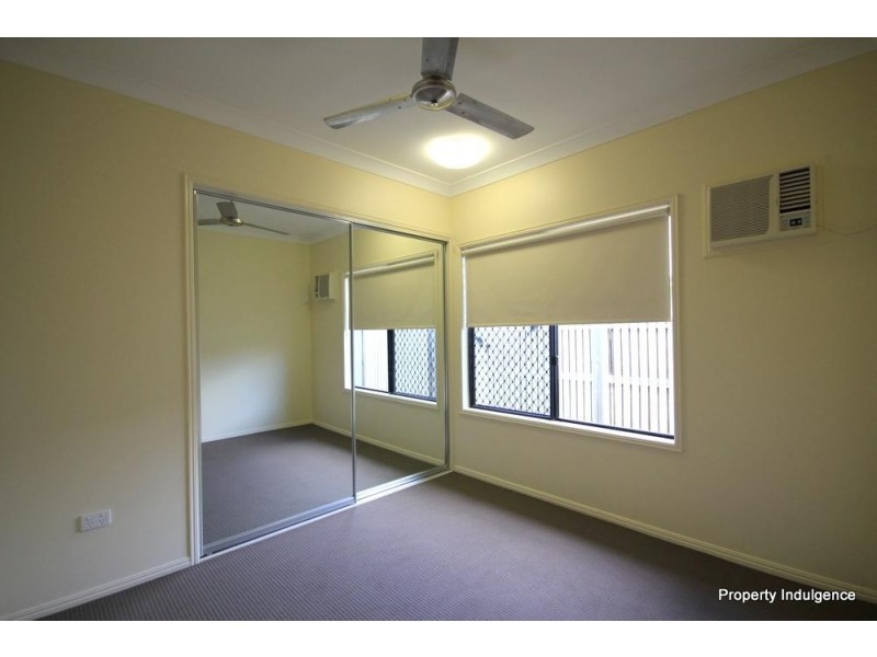 27 Hillock Crescent, Bushland Beach QLD 4818