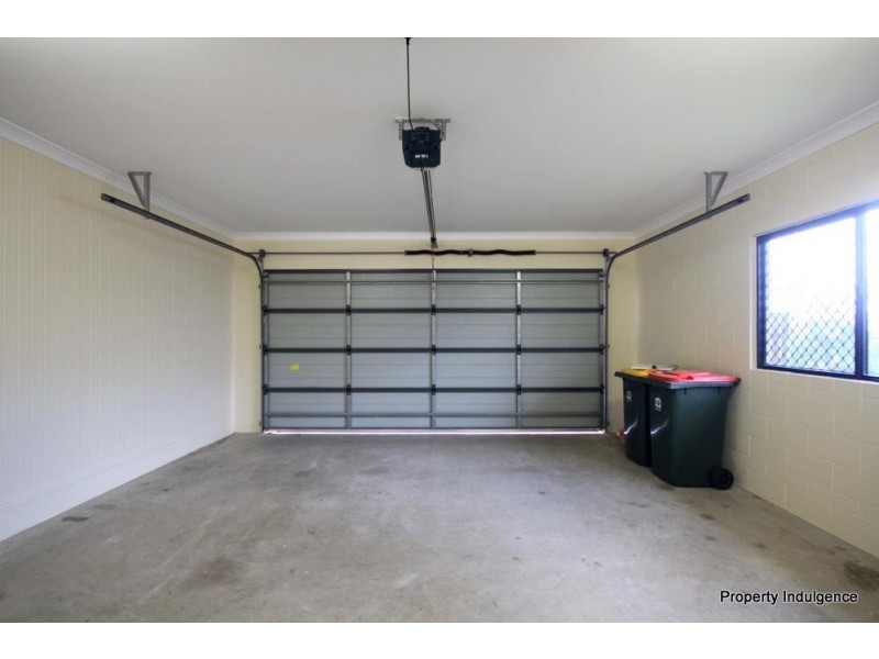 27 Hillock Crescent, Bushland Beach QLD 4818