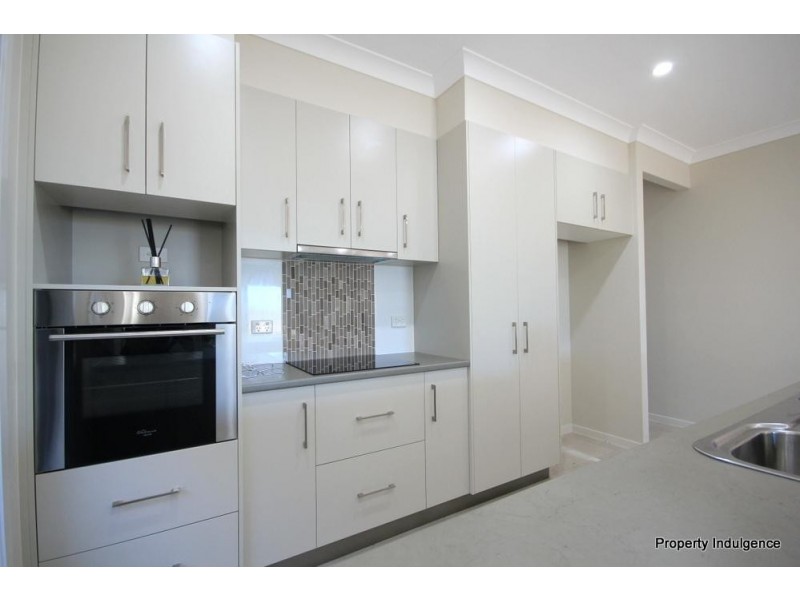 121 Sunhaven Boulevard, Burdell QLD 4818