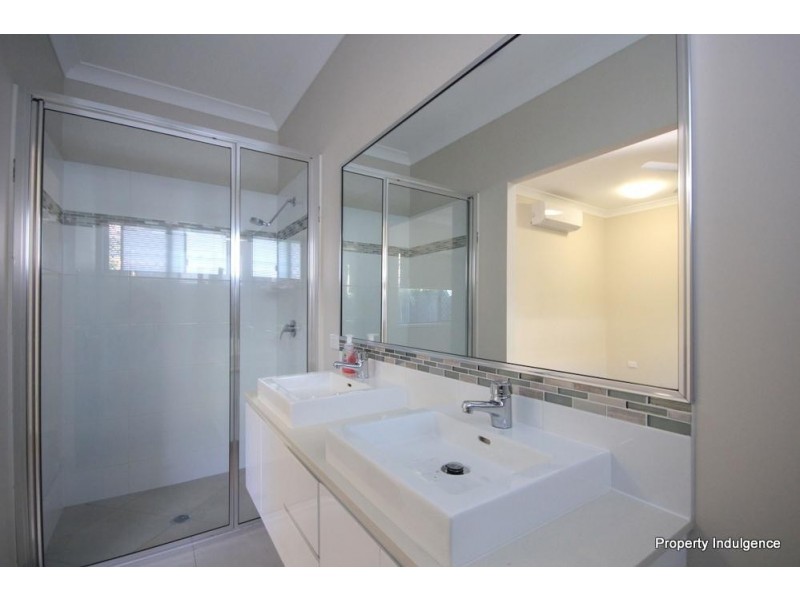 121 Sunhaven Boulevard, Burdell QLD 4818