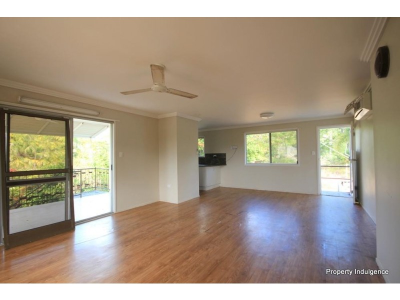 7 Lagoon Crescent, Saunders Beach QLD 4818