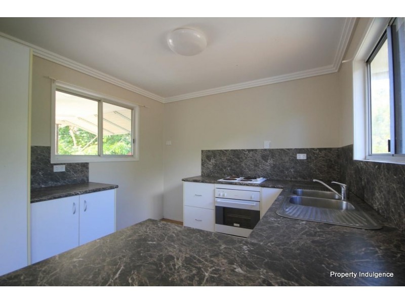 7 Lagoon Crescent, Saunders Beach QLD 4818