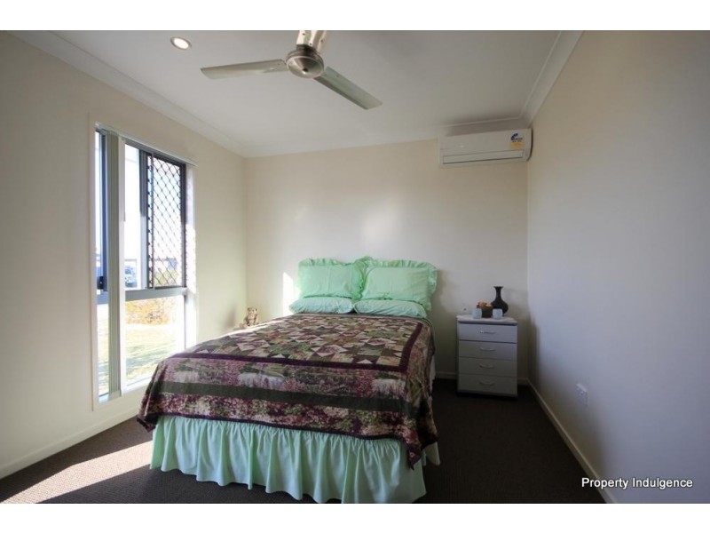 13 Ellenor Street, Mount Low QLD 4818