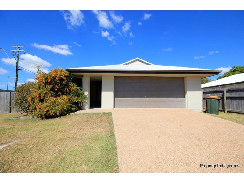 1 Wineglass Bay, Mount Low QLD 4818
