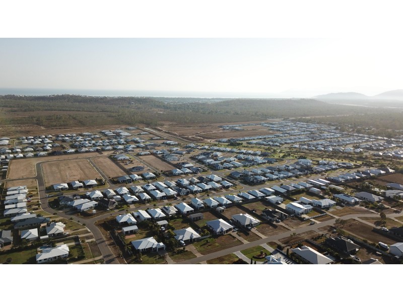 54 Shoalmarra Drive, Mount Low QLD 4818