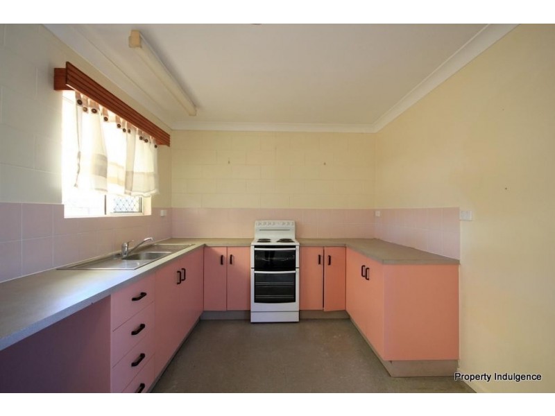 32 Hinchinbrook Drive, Kirwan QLD 4817