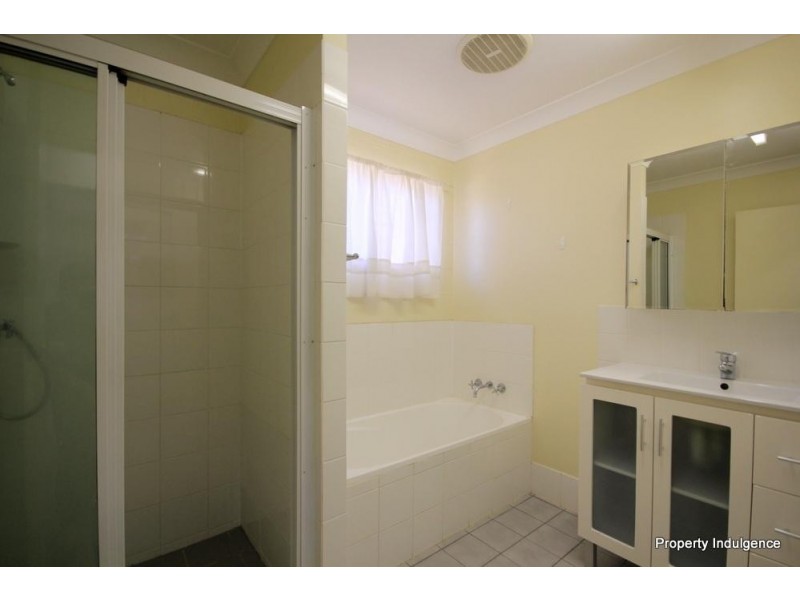 32 Hinchinbrook Drive, Kirwan QLD 4817