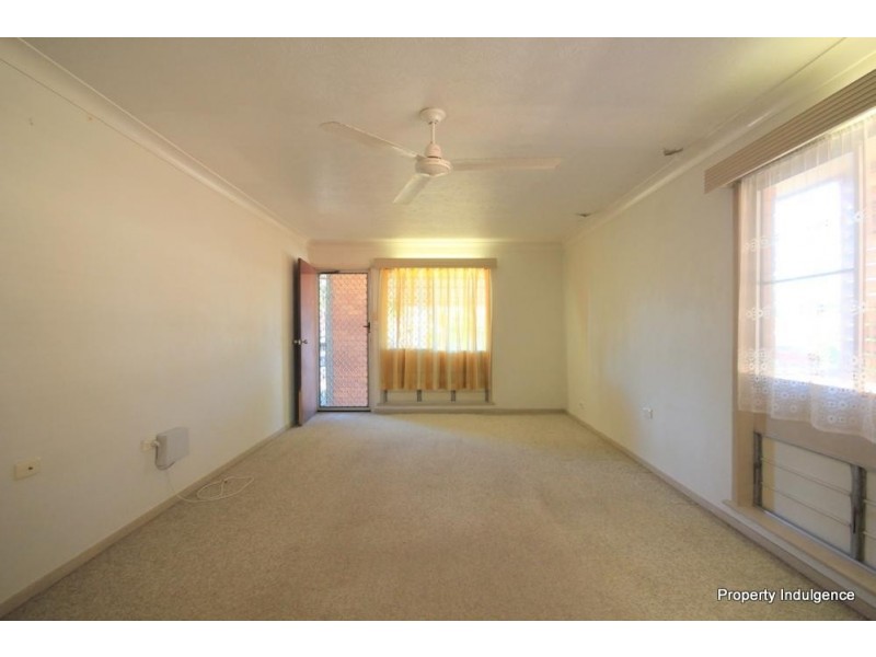 16 Pine Street, Kirwan QLD 4817