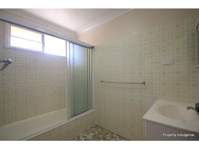 16 Pine Street, Kirwan QLD 4817