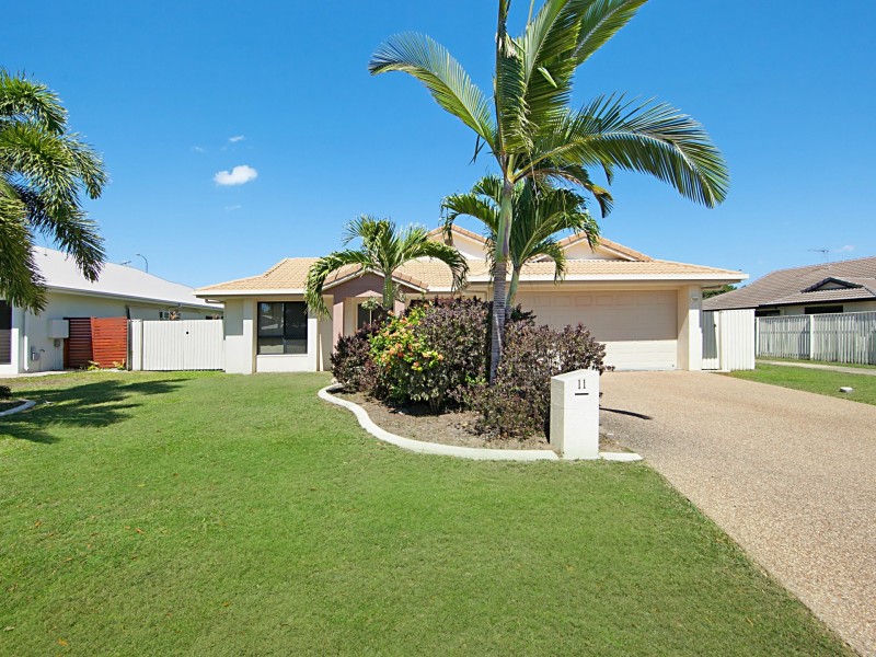 11 Anchorage Circuit, Bushland Beach QLD 4818