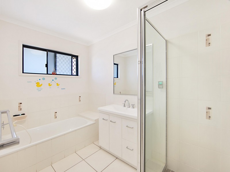 11 Anchorage Circuit, Bushland Beach QLD 4818