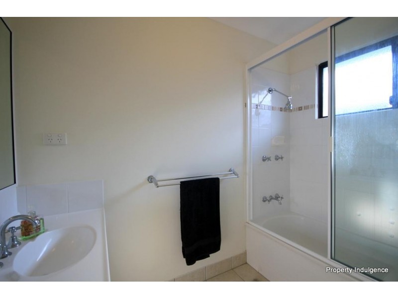 16 Janelle Street, Kelso QLD 4815