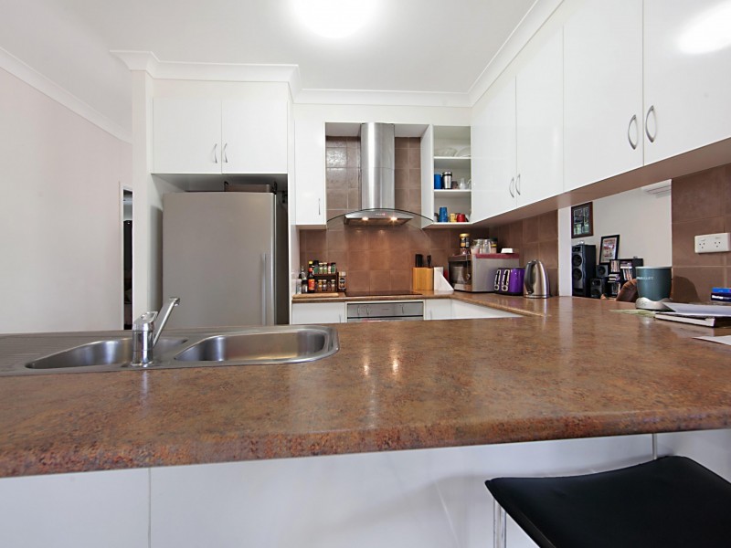 25 Colchester Crescent, Kirwan QLD 4817