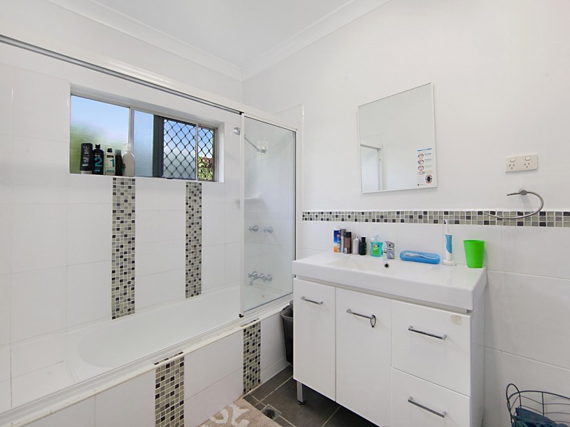 25 Colchester Crescent, Kirwan QLD 4817