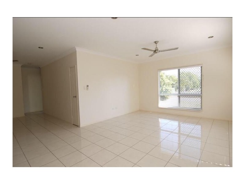 1a Strathburn Court, Mount Louisa QLD 4814