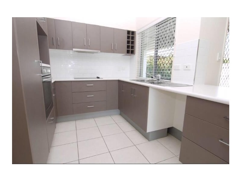 1a Strathburn Court, Mount Louisa QLD 4814