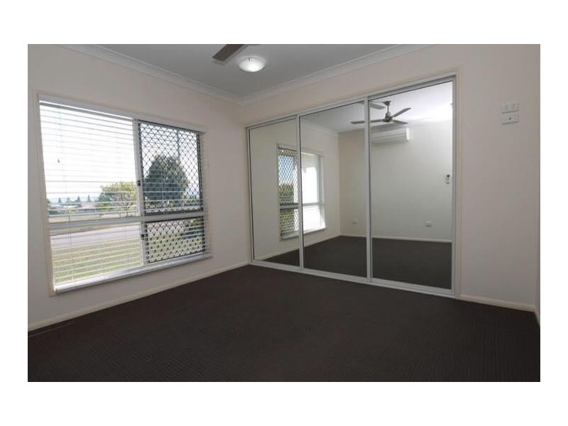 1a Strathburn Court, Mount Louisa QLD 4814