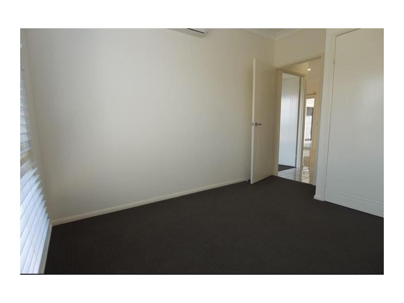 1a Strathburn Court, Mount Louisa QLD 4814