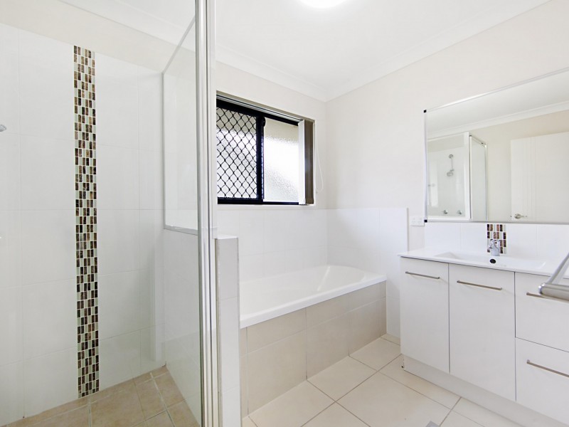 3 Catho Avenue, Mount Low QLD 4818